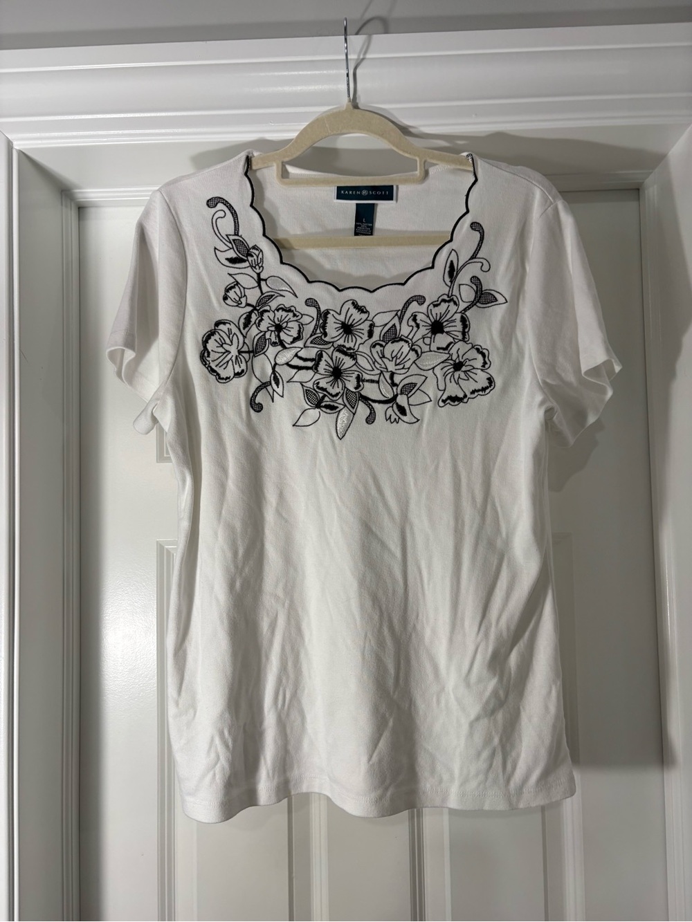 Karen Scott White Scoop Neck Tee with Black Floral Embroidery